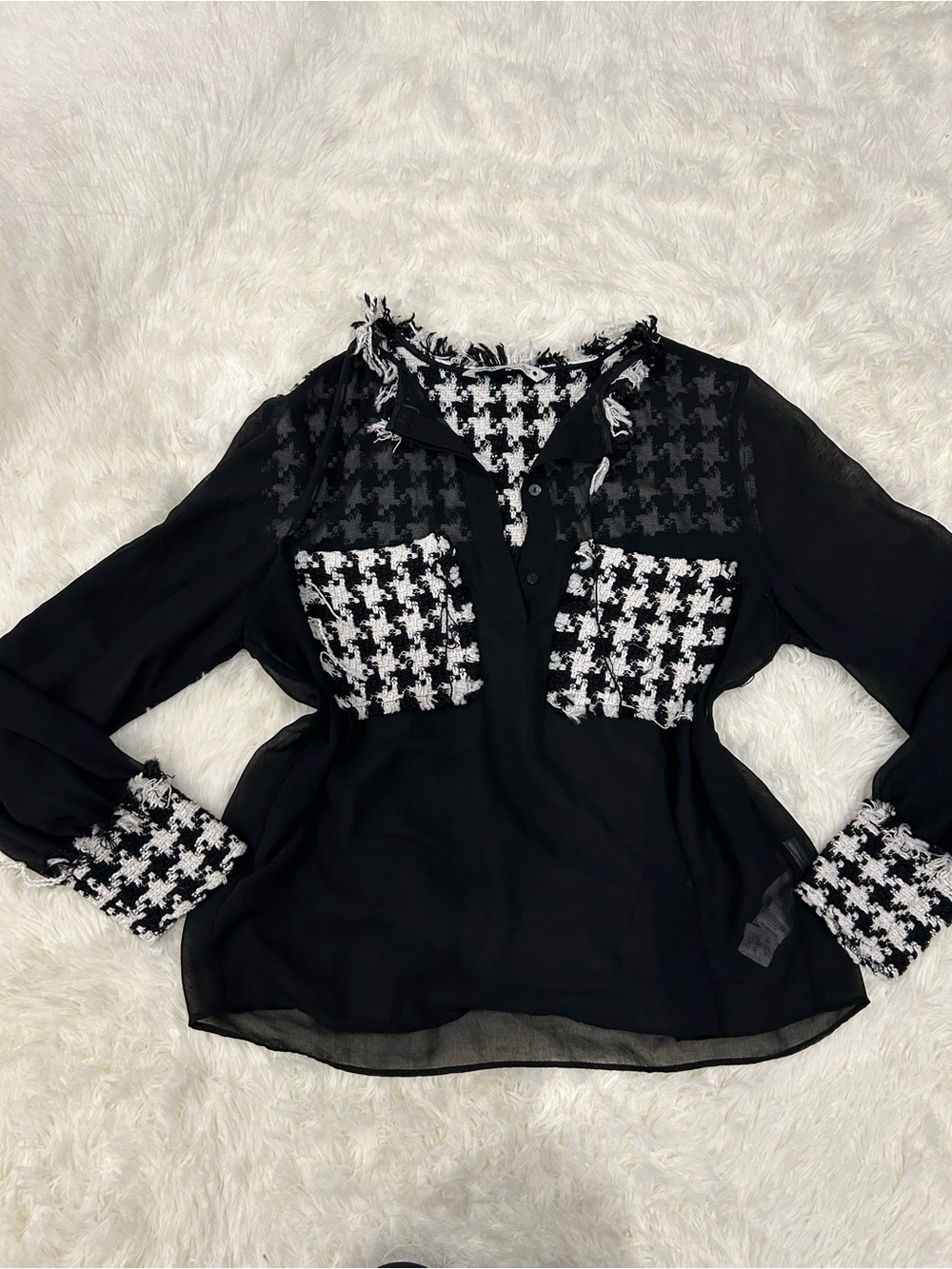 Black & White Houndstooth Accent Women's Blouse